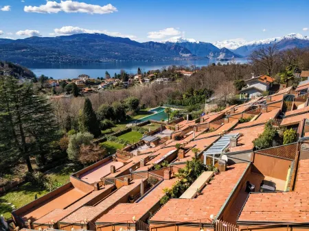 Residence on Lake Maggiore super view with pool