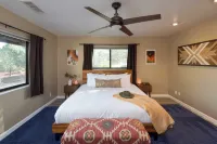 Mid-century Gem w/ Views, Hot Tub & Sunroom Lounge Red Rock Haven by Avantstay