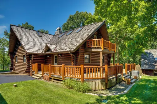 Family Home w/ Indoor Pool ~ 2 Mi to Elkhart Lake! - Homestays