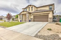Air Racing Decor, Hot Tub: Sparks Home! - Pet friendly