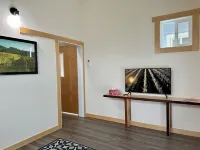 European Style Cottage in Oregon's Willamette Valley Wine Country - Cottage #1