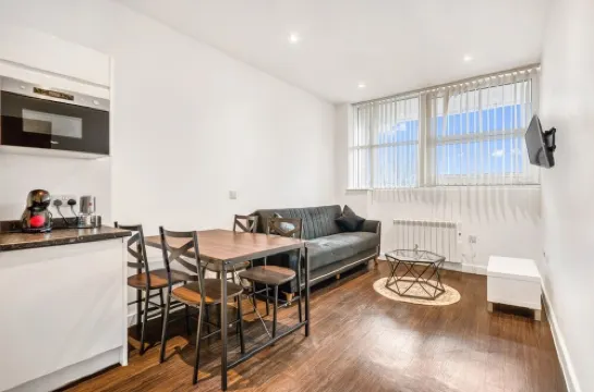 Fantastic 1 Bed by Heathrow Airport