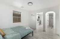 Tranquil studio with AC in charming Mesa Hotels in 