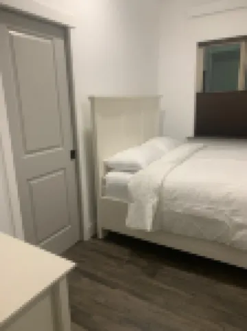 Modern and Elegant 3-bedroom townhome with WiFi, AC in enjoyable Juneau