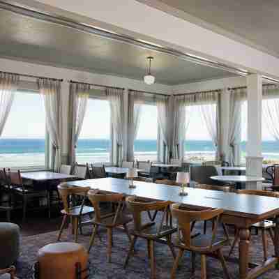 Sylvia Beach Hotel Dining/Meeting Rooms