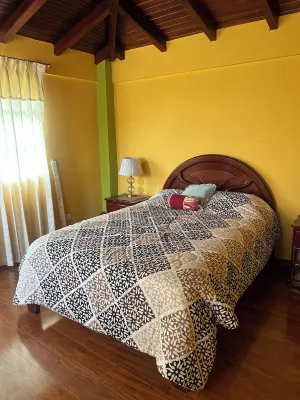 Charming house just 30 minutes from Baños. Pet friendly!