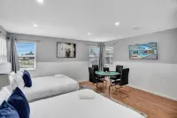 Designer 6 Bedroom | Game Room | 10 Min To Beach!