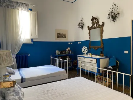 Large accommodation nl historical center with private terrace of 150 sqm
