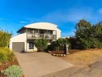 Holiday on Hero, Dog Friendly, outdoor SPA, 3 mins walk to the beach, fast Wifi Hotels in Goolwa