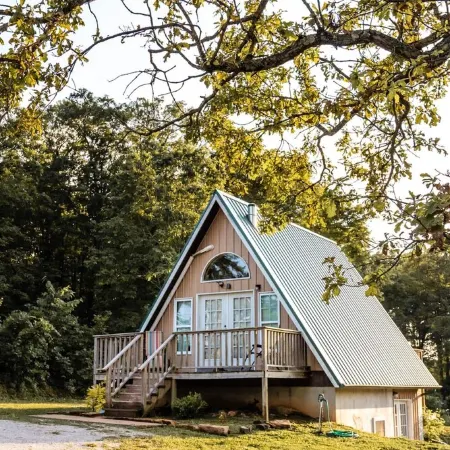 Arkansas A-Frame creates cozy, comfortable memories for years to come. Отели в г. Комптон