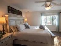 Stunning lakefront home with a boathouse, private dock, firepit and lake views Hotels in Wakefield