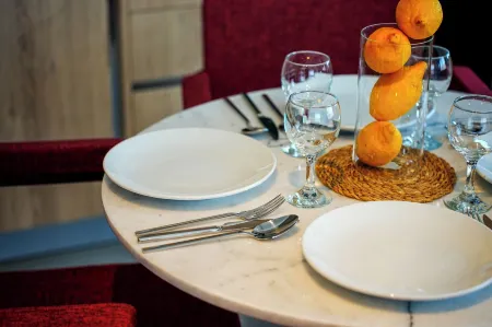 SOHO Residence Отели рядом с достопримечательностью «Храм Адриана»