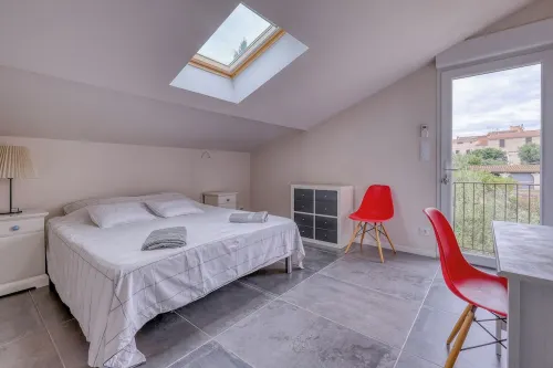 Spacious family villa six fours les plages with 6 rooms and pool