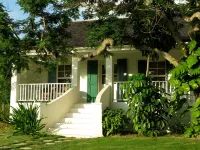 Buccaneer Hill Cottage 1 Bedroom Cottage - parking