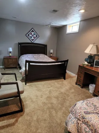 3-bedroom apartment in marvelous Goshen with WiFi, AC