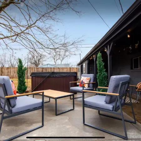 Charming house, sleeps plenty with Hot Tub and large backyard and fire pit