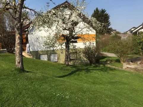 Modern vacation apartment to relax in a quiet location 蘇爾茨酒店