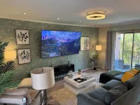 Sage House - Sophisticated, cozy 2 bedroom condo in the heart of Harlingen, TX