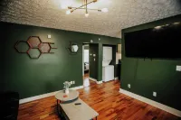 Riverside Retreat at Apt B