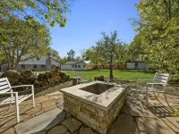 Charming 4-bedroom house in lovely Richland Hills Hotels in Richland Hills