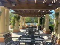 Cozy & Bright Townhouse, Pool+Basketball+Tennis Across the Way