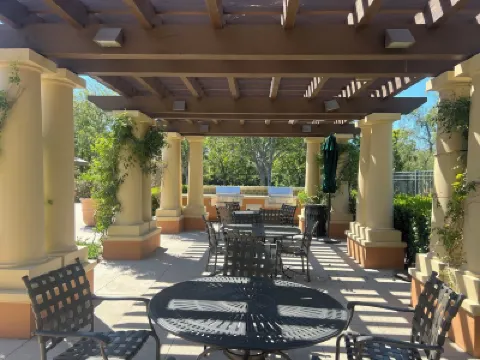 Cozy & Bright Townhouse, Pool+Basketball+Tennis Across the Way Hotels near Orange County Great Park