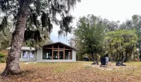Newly built, charming cozy and quiet river home