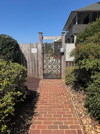 Sailors Landing~ Lake/Beach front condo with ample amenities!