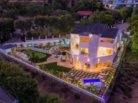 NEW!!! Ocean View Malibu Modern Home w/ Mini Golf & Spa Hotels in Malibu
