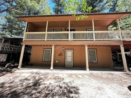 Charming 2-bedroom house in peaceful Cloudcroft with WiFi