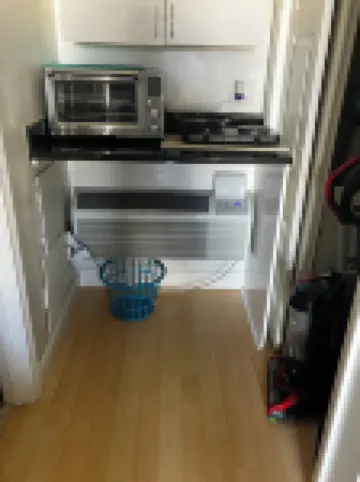 Charming 1-bedroom condo in terrific best location Hampton with WiFi, AC