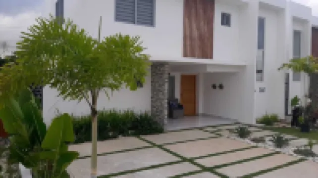 Private Villa with security 5 mins from downtown coco bongo Hotel a 