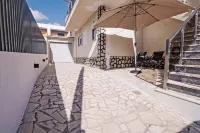 House - Foros de Amora Hotels in Amora