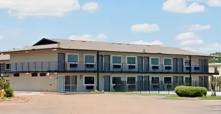 Studio City Suites, a Travelodge by Wyndham Отели в г. Тексаркана