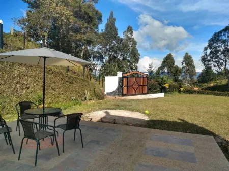 Beautiful and comfortable chalet with spectacular views and natural environment Отели в г. Пеньоль