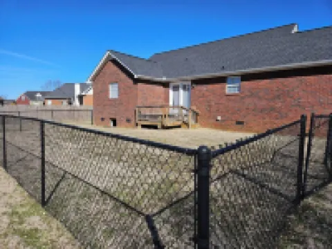 Cul-de-sac - Family Friendly - Easy Access To i24