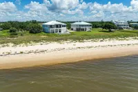 Luxury Beachfront Living! Epic Ocean Springs Home - 4-Sterne