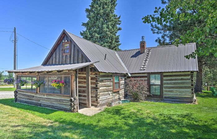 Montana Retreat Original Hamilton Log Cabin!