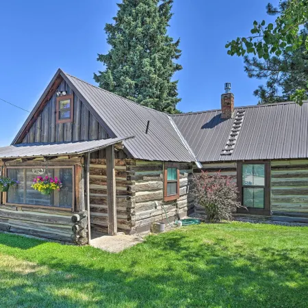 Montana Retreat Original Hamilton Log Cabin!