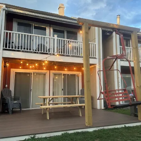 Family friendly townhouse minutes from Hunter Mountain!