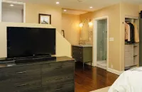 Amazing Apartment attached to historic home in Pasadena! Hotels near Arlington Garden in Pasadena