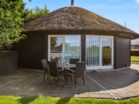 "Adrienne" - 35km from the Sea