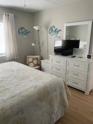 Get Away Now! St. Augustine Beach A1A Beach Blvd -  King Bed/Master Br!!