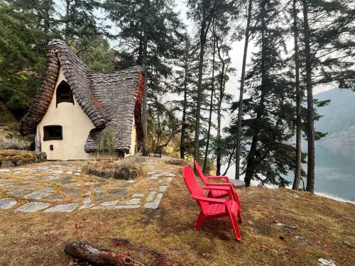 Malahat Fairyland Cottage