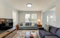 Spacious Elegantly Furnished 4BR House in Great Location in Baltimore