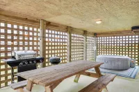 Nags Head Vacation Rental w/ Hot Tub: Near Beach! - 3-نجوم