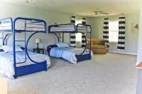 Restful Rustic Farmhouse on Lake Cumberland