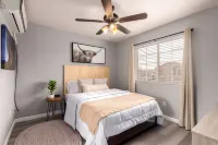 Great location with King Suite, Game Room, HEATED Pool, and Putting Green! Hotels near Yakety Yak Wireless Cell Phone & Repair