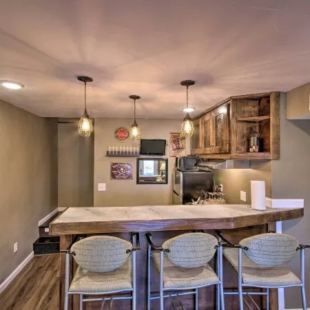 Deck, Lake Views! Group Getaway in Osage Beach
