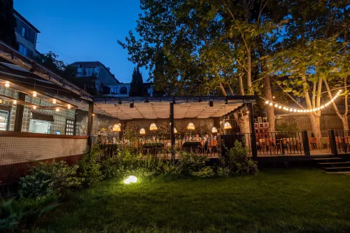 Hotel Twenties Tbilisi - Stay & Dine